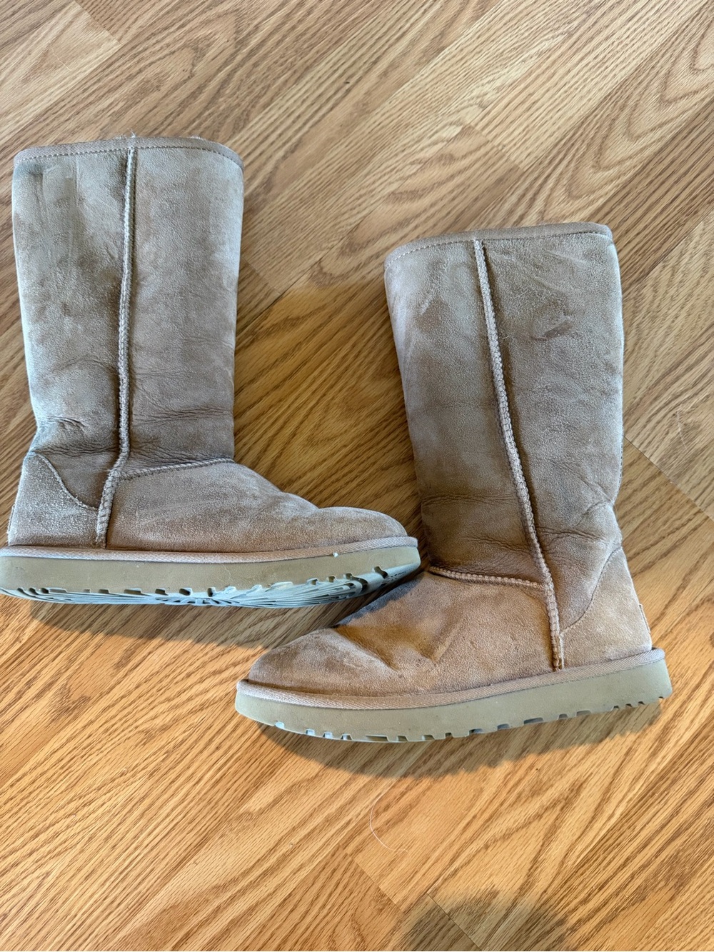 Ugg Classic Tall Shearling-Lined Women’s Boots - Chestnut Size 8 - Picture 7 of 10